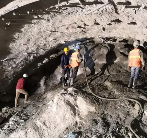 麒麟拱顶带模注浆料的施工流程及注意事项